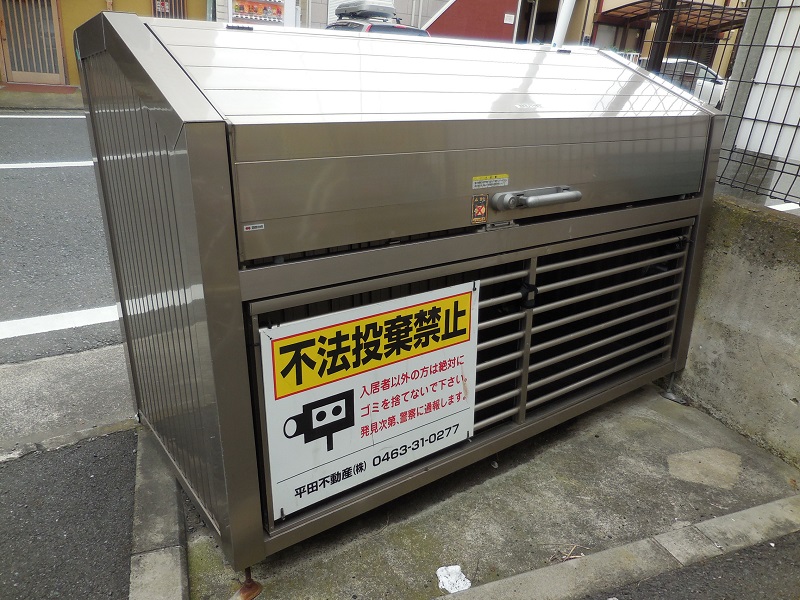 敷地内入居者専用ゴミストッカーでカラス被害なし