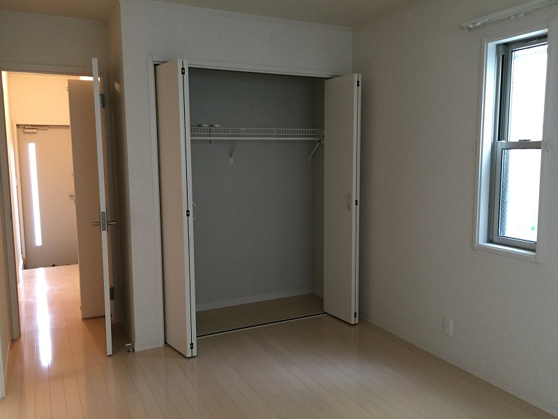 ハンガーパイプ付きクロゼット