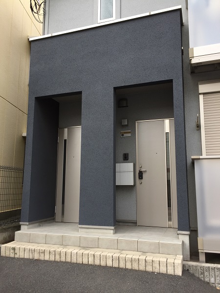 G103のエントランス(右側)