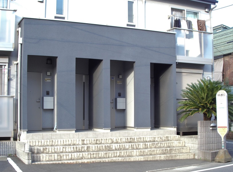 全戸1階に玄関ポーチ・ワンドアツーロック採用