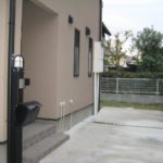 玄関前に駐車スペース1台無料